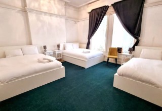 Mansion in Ashton | Sleeps 16