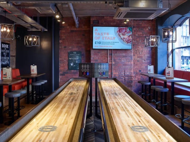 Shuffleboard, Pizza and Drinks | The Box image