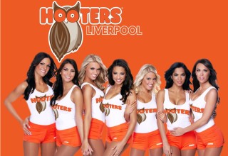 Hooters | Meal & Drinks