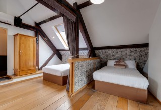 Boutique 56 | 10 Sleeper