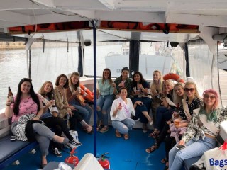 Hen Cruise thumbnail