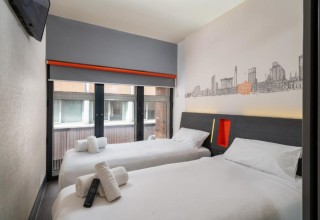 Easy Hotel