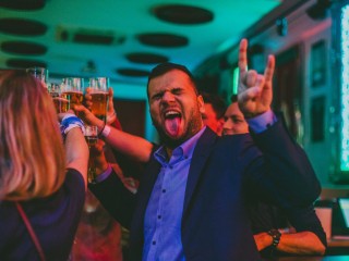 Guided Bar Crawl | 1 Hour Unlimited Beer thumbnail