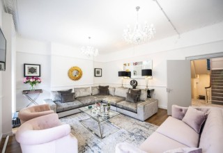 Large Luxury Townhouse | Sleeps 31