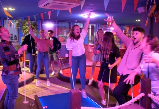 One Round Of Mini Golf & Drinks| One Under