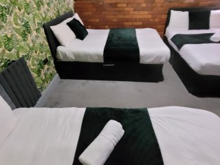 Casa Jungle Apartment with Hot Tub and Bar | Sleeps 20 thumbnail