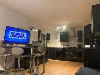 Duplex Apartment With Hot Tub | Sleeps upto 22 thumbnail