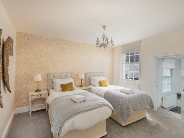 17 Sleeper Mignon Townhouse image