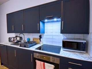 A Stones Throw Apartment | Sleeps 8 thumbnail