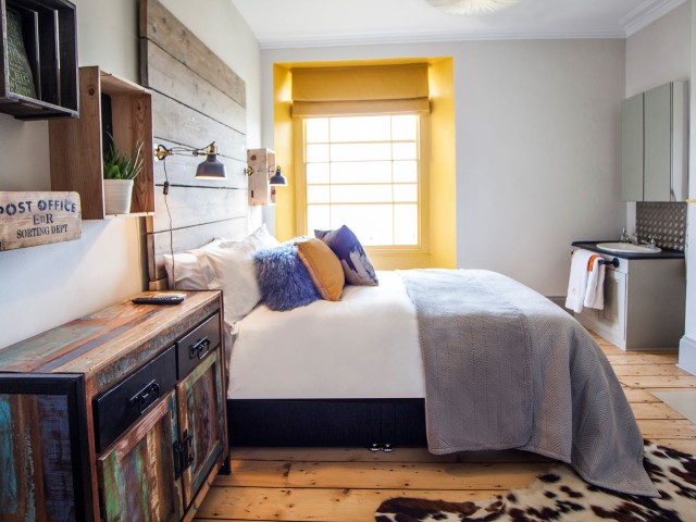 18 Sleeper House image