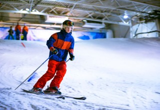 Indoor Snowboarding / Skiing