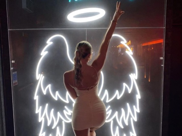 Drinks & Food Platinum (15 people) | Dirty Martini image