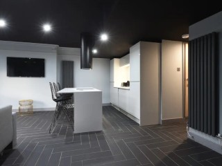 Swan Street Apartment | Sleeps 23 thumbnail