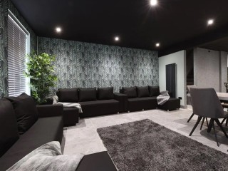 La Jungle Du Swan Apartment | Sleeps 23 thumbnail