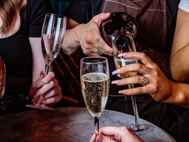 Boozy Party | Manahatta image