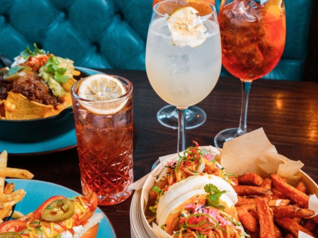 Boozy Party | Manahatta image