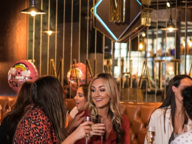 Boozy Party | Manahatta image