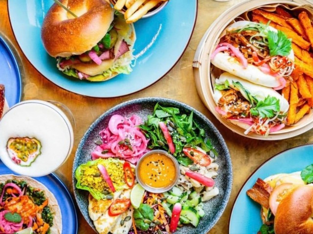 Boozy Party | Manahatta image