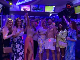 Butler in the buff & Strip thumbnail