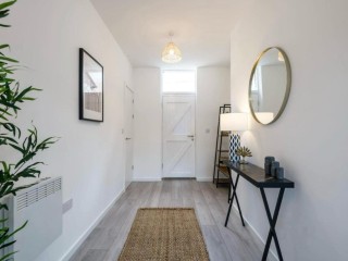 Roscoe House | Sleeps 16 thumbnail