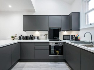 Roscoe House | Sleeps 16 thumbnail