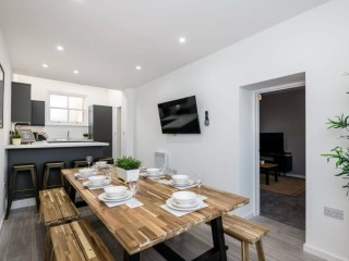 Roscoe House | Sleeps 16 thumbnail