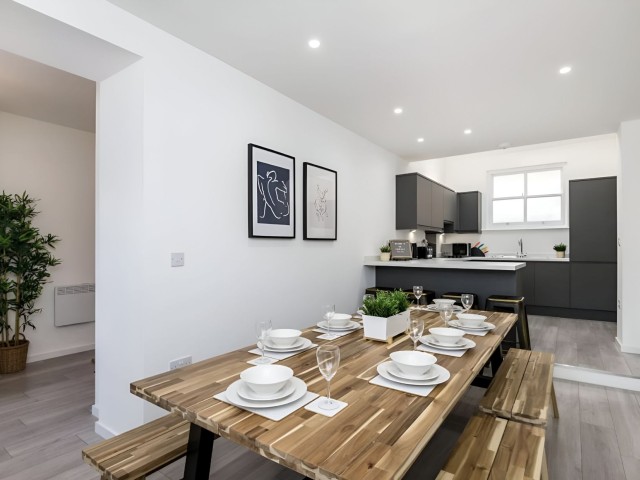 Roscoe House | Sleeps 16 image