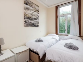 Large House With Pool | Sleeps 24 thumbnail