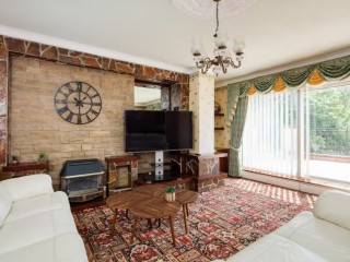 Large House With Pool | Sleeps 24 thumbnail