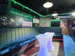 Table and Drinks Bronze | The MCR Lounge thumbnail