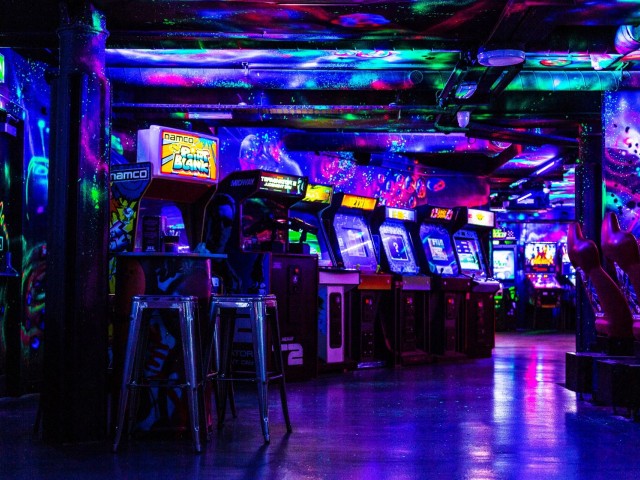 Arcade Games & Drinks | NQ64 image