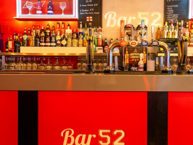 Karaoke | Bar 52 image