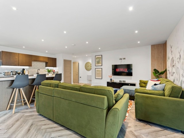 14 Sleeper Apartment With Games Room image