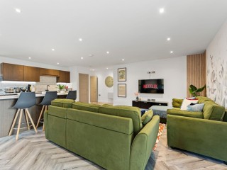 14 Sleeper Apartment With Games Room thumbnail