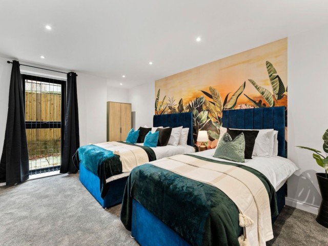 14 Sleeper Apartment With Games Room image