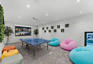 14 Sleeper Apartment With Games Room