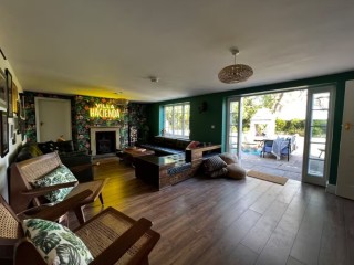 22 Sleeper House with Hot Tub and Games Room thumbnail