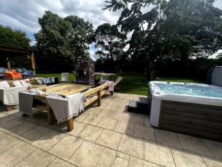 22 Sleeper House with Hot Tub and Pool Table thumbnail