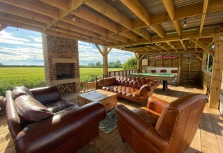 20 Sleeper House with Hot Tub