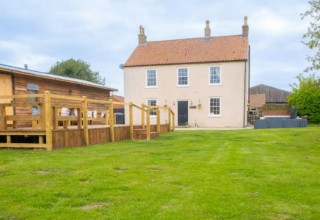 20 Sleeper Manor House with Hot Tub