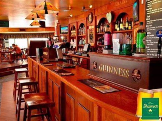 1 Hour Free Bar image