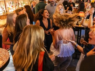 Brunch With Shuffleboard | Electric Shuffle thumbnail