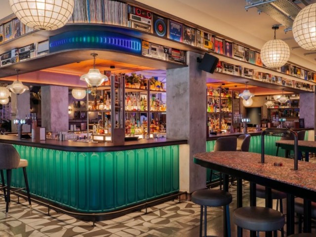 Brunch With Shuffleboard | Electric Shuffle image