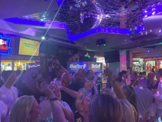 Bar Crawl on the strip thumbnail