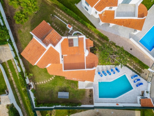 12 Sleeper Villa | Kailua image