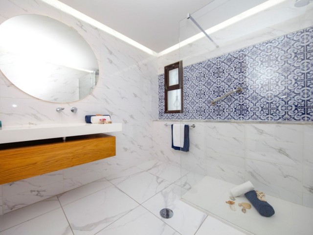 12 Sleeper Villa | Kailua image