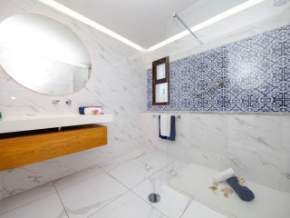 12 Sleeper Villa | Kailua thumbnail