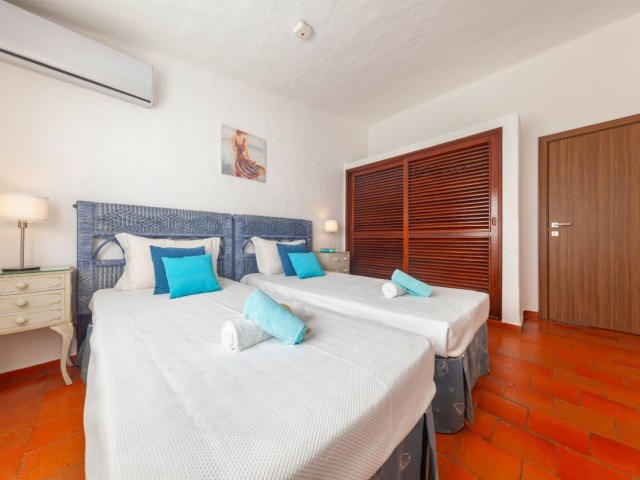 12 Sleeper Villa | Kailua image