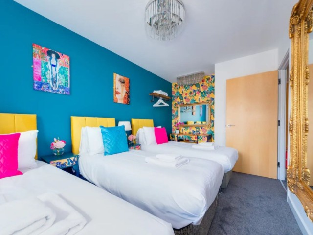 Gorgeous Townhouse | Sleeps 15 image