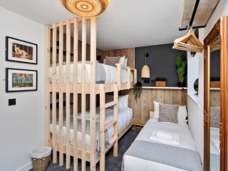 Scandi Townhouse | Sleeps 15 thumbnail